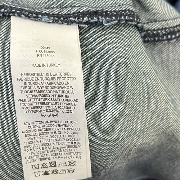 Welcome to my closet! - Picture 12 of 13